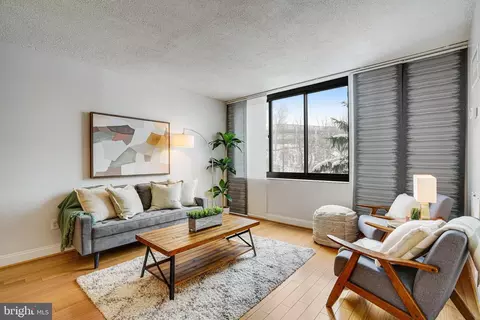 5500 Holmes Run Pkwy #403, Alexandria, VA 22304