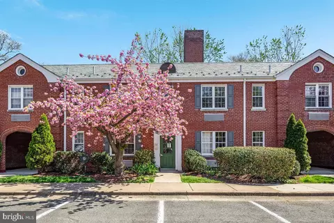 3307 Commonwealth Ave #C, Alexandria, VA 22305