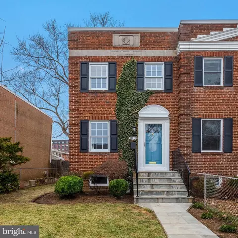 1010 Colonial Ave, Alexandria, VA 22314