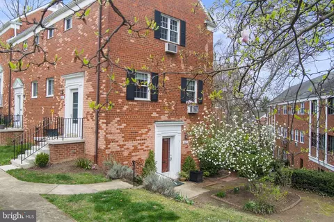 3601 Gunston Rd, Alexandria, VA 22302