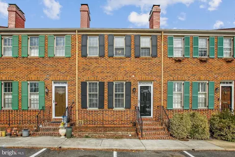 1308 Seaport Ln, Alexandria, VA 22314
