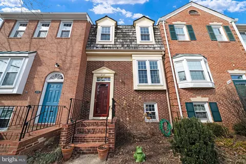 2731 Franklin Ct, Alexandria, VA 22302