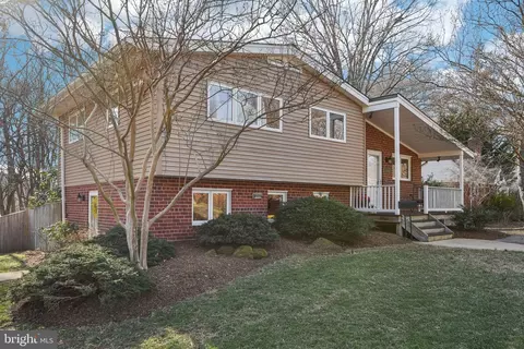 4700 Richmarr Pl, Alexandria, VA 22304