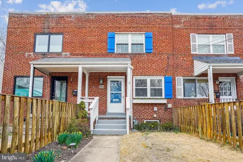 506 E Howell Ave #A, Alexandria, VA 22301