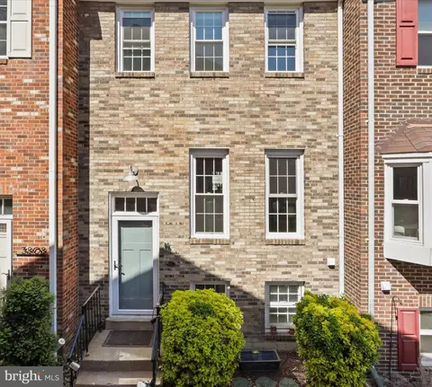 3810 Brighton Ct, Alexandria, VA 22305
