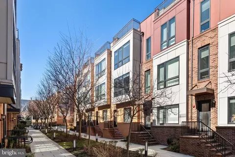 427 Nottoway Walk, Alexandria, VA 22304