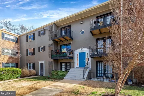 5913 Mayflower Ct #201, Alexandria, VA 22312