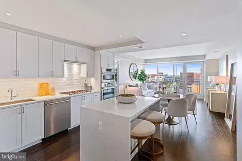 925 N Fairfax St #1110, Alexandria, VA 22314