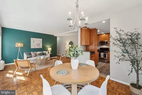 1300 Martha Custis Dr, Alexandria, VA 22302