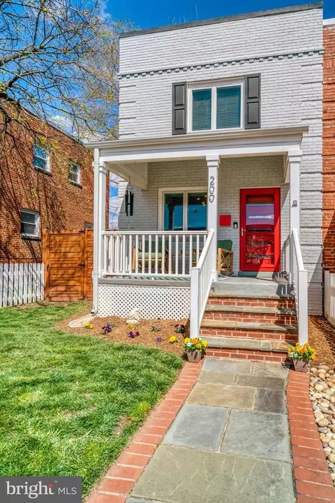 200 Wesmond Dr, Alexandria, VA 22305