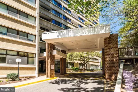 5911 Edsall Rd #903, Alexandria, VA 22304