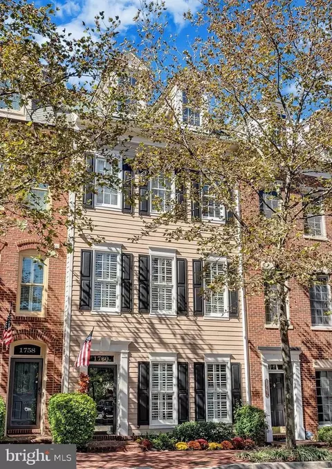 1760 Potomac Greens Dr, Alexandria, VA 22314