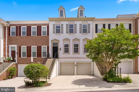 4637 Kirkland Pl, Alexandria, VA 22311