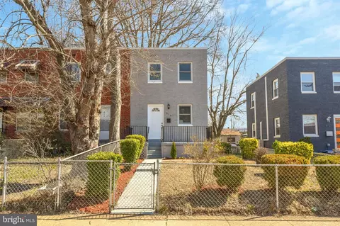 610 S Henry St, Alexandria, VA 22314