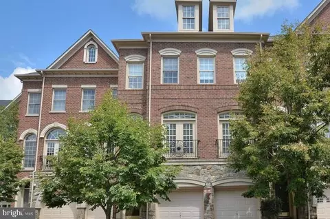 4903 Donovan Dr, Alexandria, VA 22304