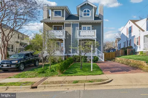 12 E Chapman St # A, Alexandria, VA 22301