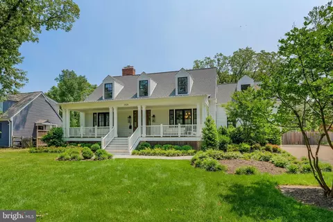 2025 Scroggins Rd, Alexandria, VA 22302