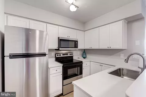 3312 Wyndham Cir #104, Alexandria, VA 22302