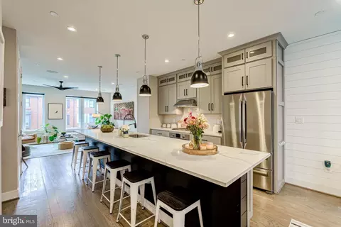 605 Slade Ct, Alexandria, VA 22314