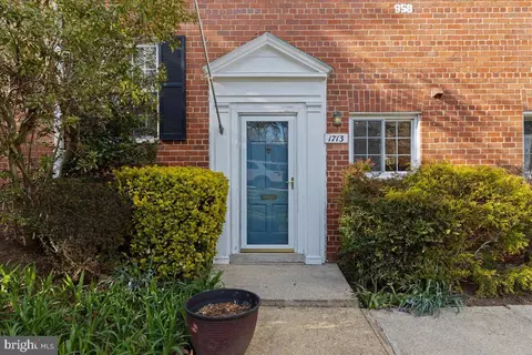 1713 Preston Rd, Alexandria, VA 22302