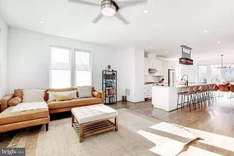 1035 Pendleton St, Alexandria, VA 22314