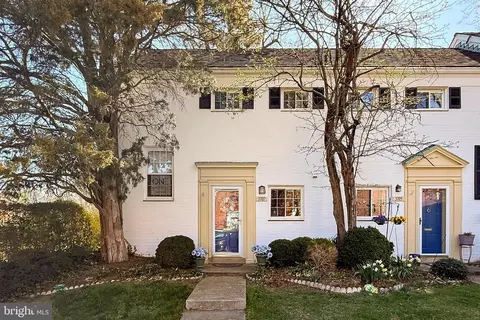 3707 Lyons Ln, Alexandria, VA 22302