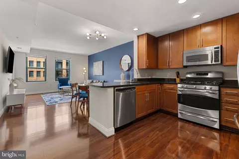 525 N Fayette St #302, Alexandria, VA 22314