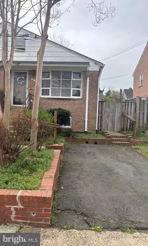 317 Laverne Ave, Alexandria, VA 22305