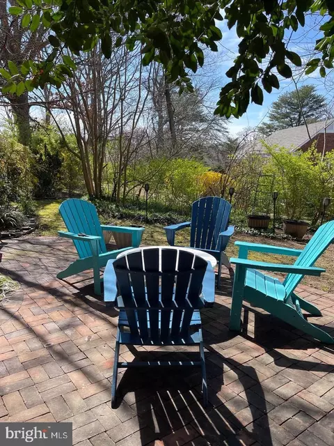 3222 Wellington Rd, Alexandria, VA 22302