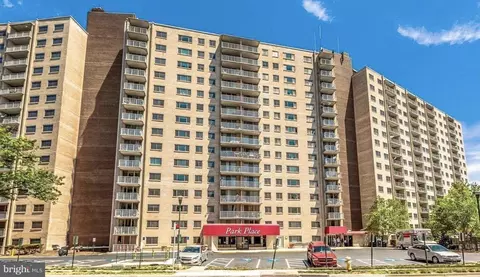 2500 N Van Dorn St #916, Alexandria, VA 22302