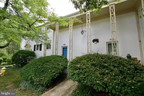 3106 Ravensworth Pl, Alexandria, VA 22302