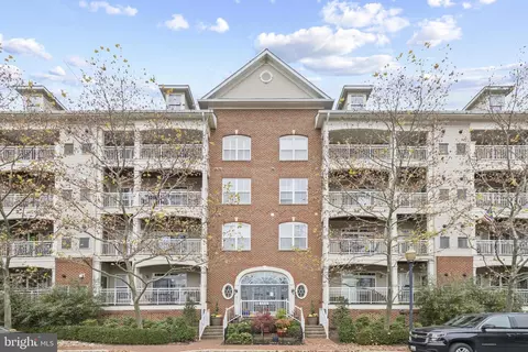 5112 Donovan Dr #109, Alexandria, VA 22304