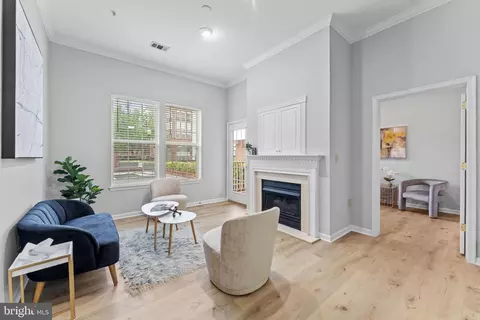 191 Somervelle St #101, Alexandria, VA 22304