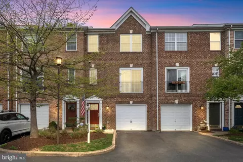 6 W Glebe Rd, Alexandria, VA 22305