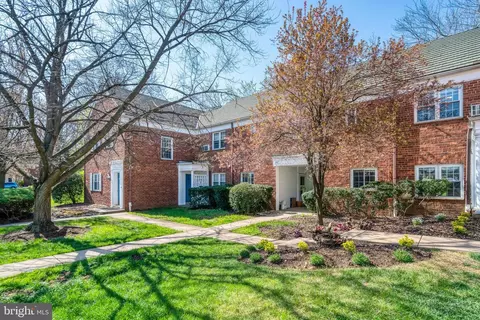 1405 Martha Custis Dr, Alexandria, VA 22302
