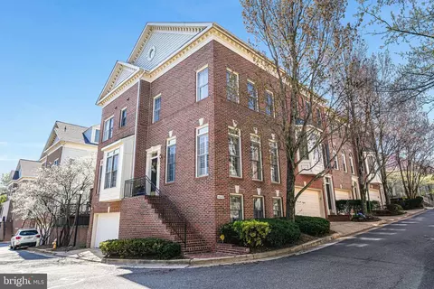 4640 Kirkpatrick Ln, Alexandria, VA 22311