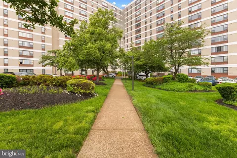 4600 Duke St #613, Alexandria, VA 22304