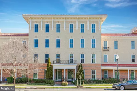 2407 Conoy St #101, Alexandria, VA 22301