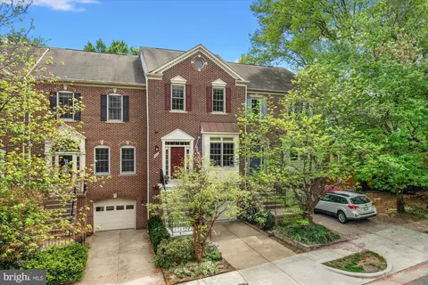 1236 Dartmouth Rd, Alexandria, VA 22314