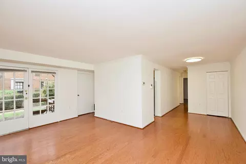 432 N Armistead St N #T3, Alexandria, VA 22312