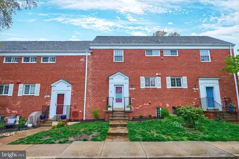 3205 Ravensworth Pl, Alexandria, VA 22302
