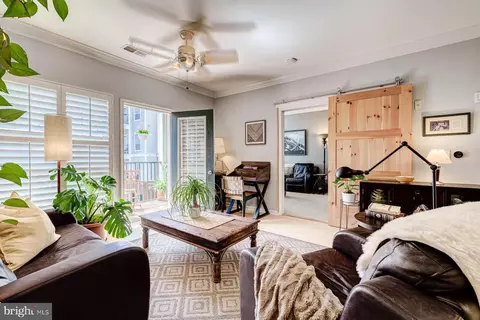 4850 Eisenhower Ave #313, Alexandria, VA 22304