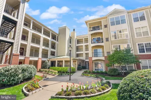 1100 Quaker Hill Dr #422, Alexandria, VA 22314