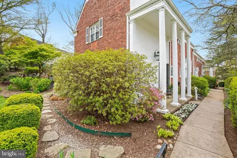 3251 Gunston Rd, Alexandria, VA 22302