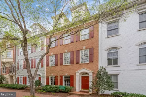 16 Franklin St, Alexandria, VA 22314