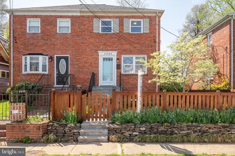2406 Burke Ave #A, Alexandria, VA 22301