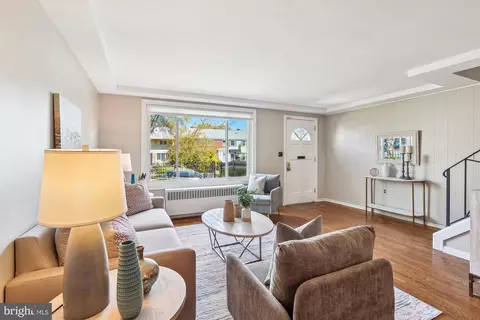 1420 Woodbine St, Alexandria, VA 22302