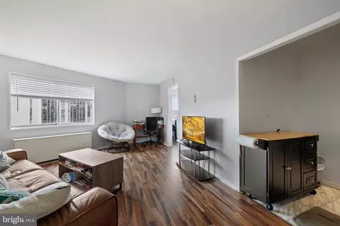 5340 Holmes Run Pkwy #816, Alexandria, VA 22304