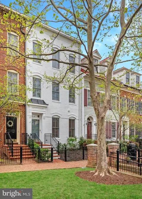 420 Cook St, Alexandria, VA 22314