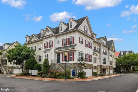 5117 Grimm Dr, Alexandria, VA 22304